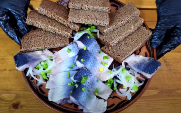 Радуєте рецептори, але ставите під удар здоров'я: що відомо про небезпечні властивості оселедця