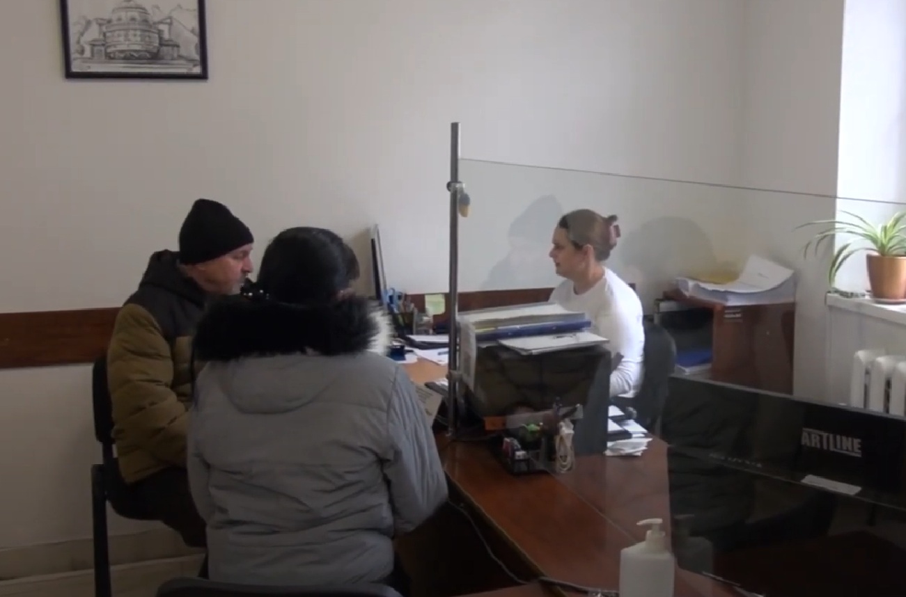 Грошова допомога для ВПО у Дніпропетровській області: як зберегти виплати